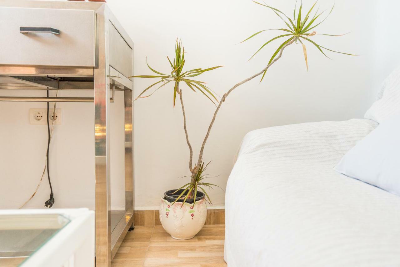Habitacion Doble En Villa マラガ エクステリア 写真