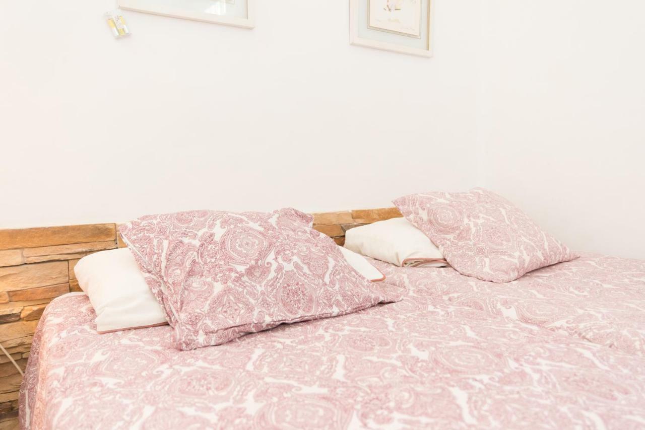 Habitacion Doble En Villa マラガ エクステリア 写真